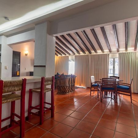 La Iguana Vallarta Lgbt Adults Only - Romantic Zone - Party Clubbing Street Puerto Vallarta Exteriör bild