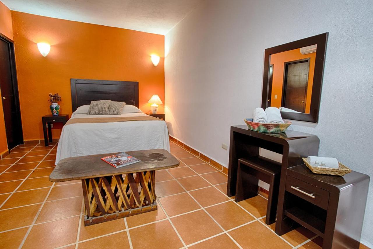 La Iguana Vallarta Lgbt Adults Only - Romantic Zone - Party Clubbing Street Puerto Vallarta Exteriör bild