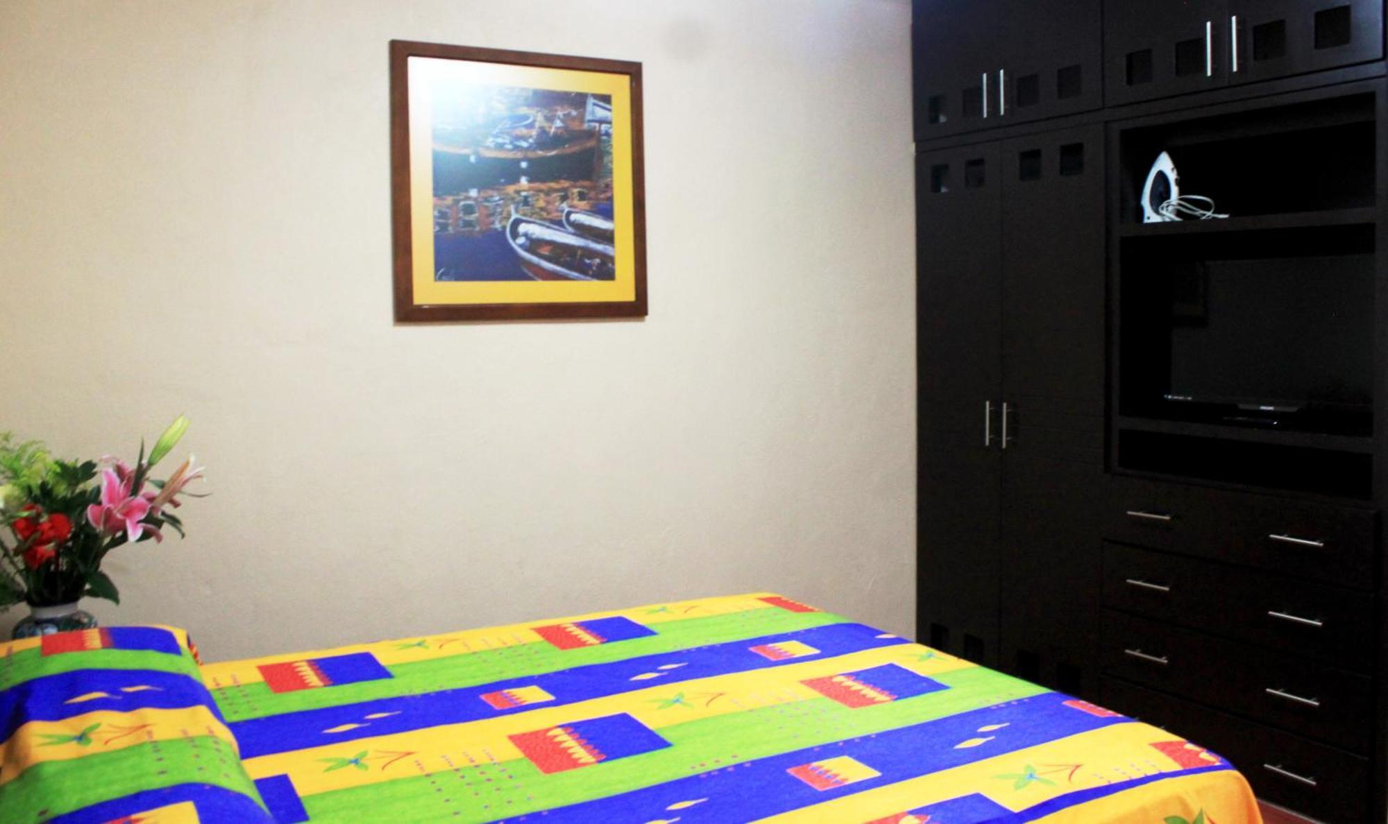 La Iguana Vallarta Lgbt Adults Only - Romantic Zone - Party Clubbing Street Puerto Vallarta Rum bild