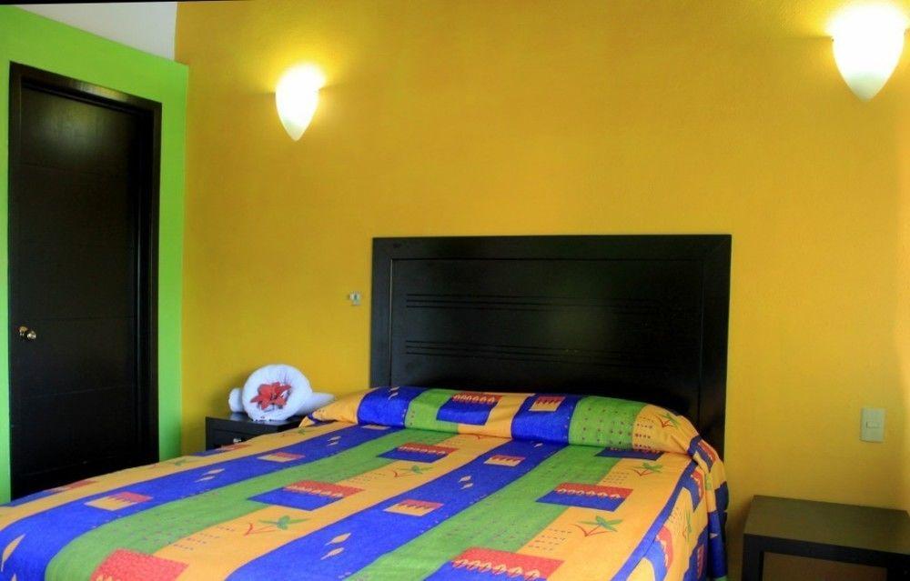 La Iguana Vallarta Lgbt Adults Only - Romantic Zone - Party Clubbing Street Puerto Vallarta Exteriör bild
