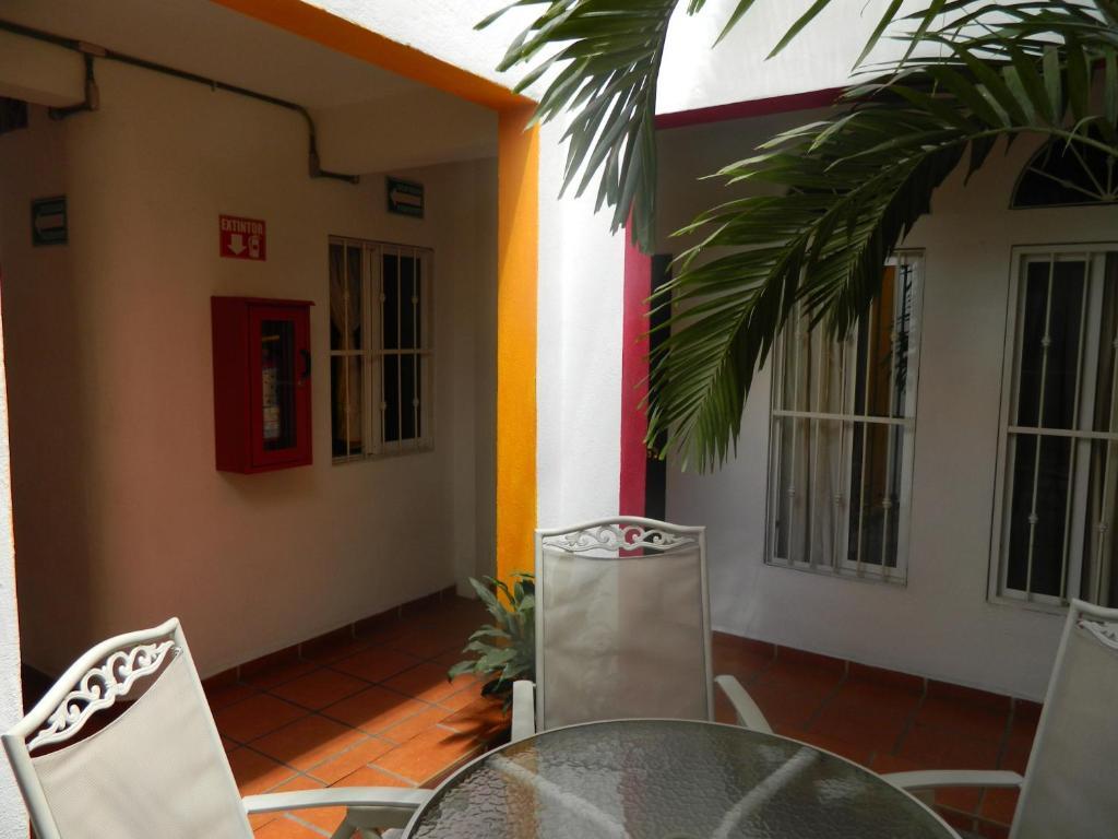 La Iguana Vallarta Lgbt Adults Only - Romantic Zone - Party Clubbing Street Puerto Vallarta Exteriör bild